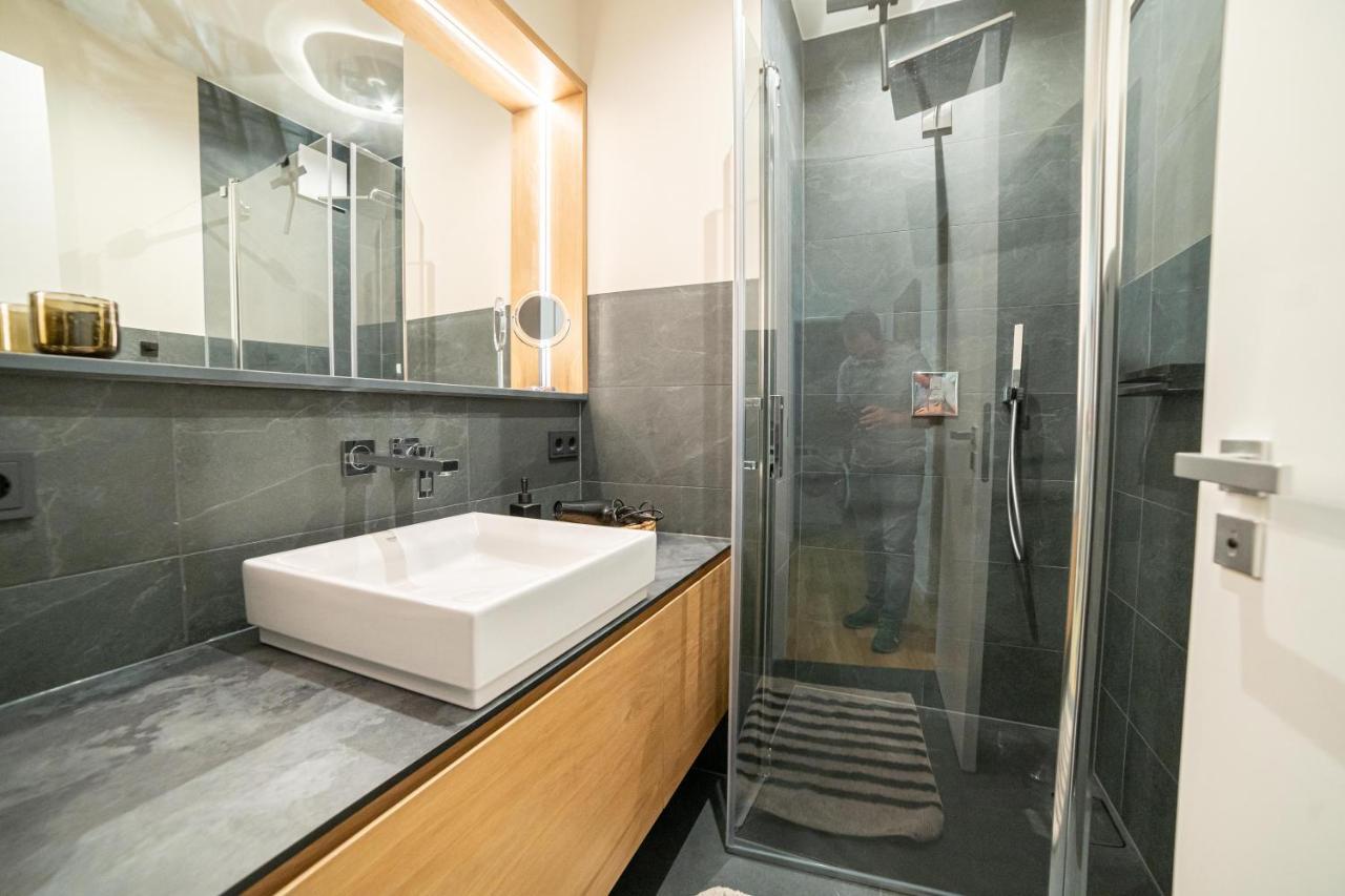 Full House Premium Apartments Йена Екстериор снимка
